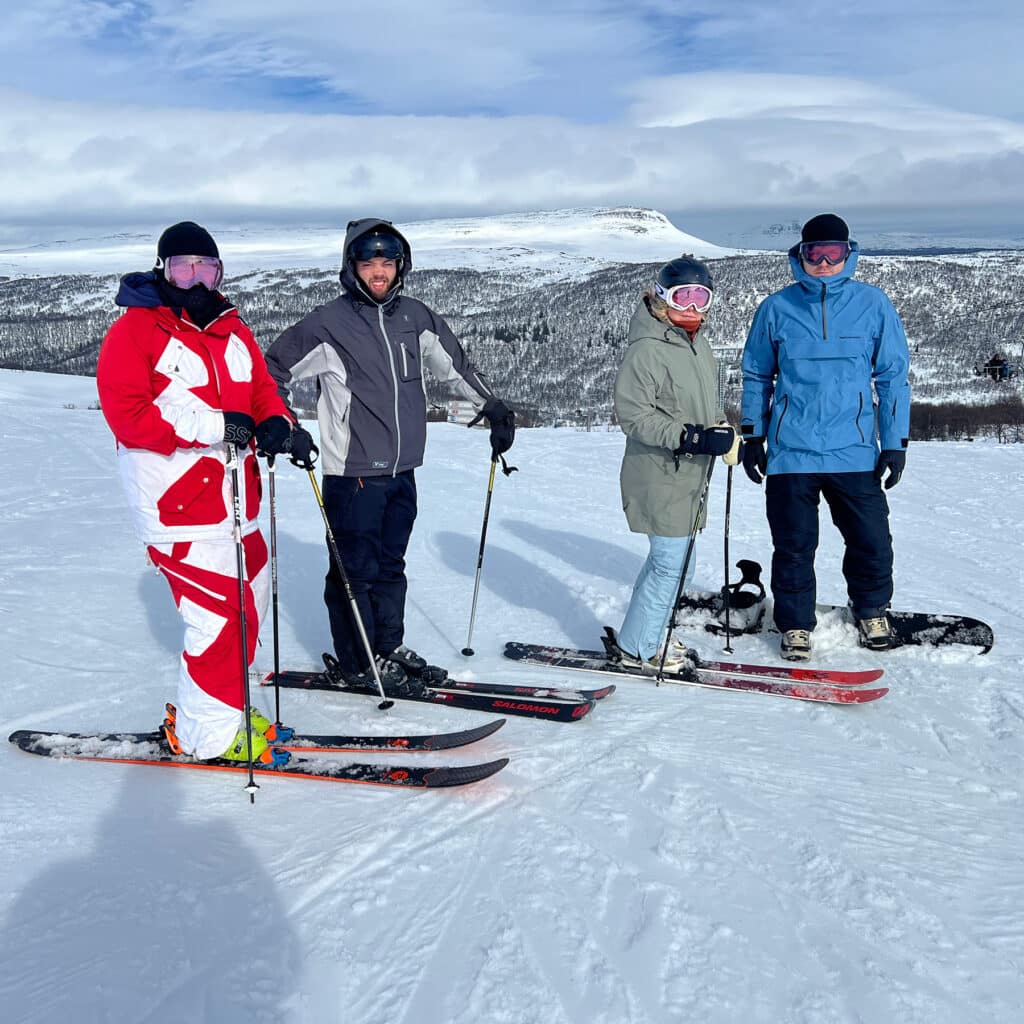 Great Graphics åker skidor och snowboard i Funäsdalen